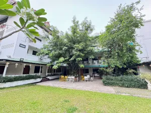 Image of Collection O Khu Mueang near Tha Phae Gate formerly Lai Thai Guesthouse