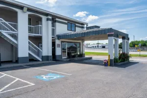 Image of Budgetel Inns & Suites Augusta Downtown 706-945-1238