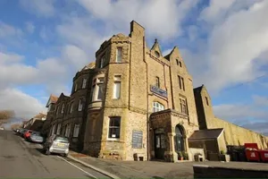 Image of Highlands Hotel and bar