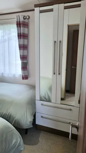 Image of Stunning Seaside Lodge Nr New Forest 2 bed