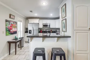 Image of 1 Block to The Square: Oxford Condo!