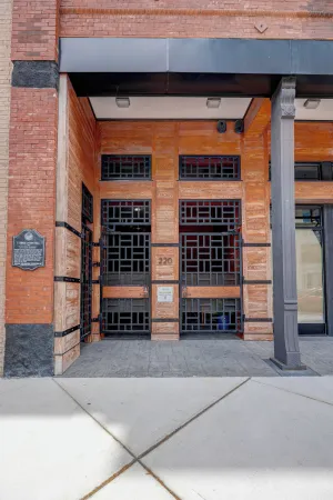 Image of Luxe 220, Unit 2 - Front Street Suite