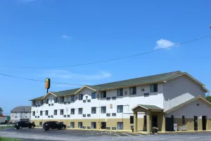 Image of Super 8 by Wyndham Topeka/Wanamaker RD/I-70