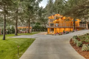 Image of Boutique Cabin on Manicured Acre Hot tub Path to Beach Wifi 200 10