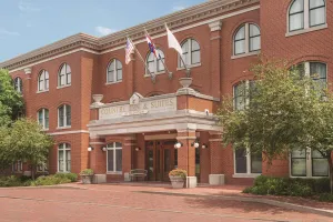 Image of Country Inn & Suites by Radisson, St Charles Historic District