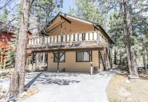 Image of Chalet Georgia - Spacious and cozy home, conveniently close to the heart of Big Bear!