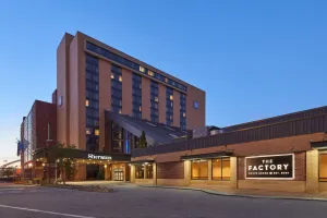 Image of Sheraton Pittsburgh Hotel at Station Square