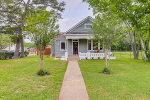 Image of Gas Grill and Private Yard Home in Bellville