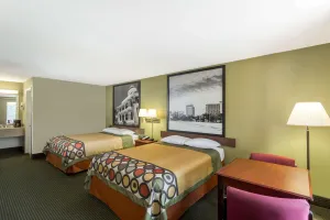 Image of Super 8 by Wyndham Pearl/Jackson/East