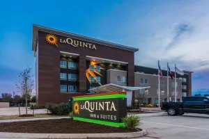 Image of La Quinta Inn and Suites by Wyndham Houston Spring South