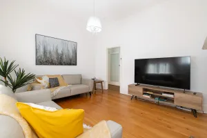 Image of Charming 3-Bedroom Sandstone Haven with free wine