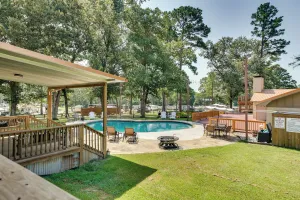 Image of Charming Texarkana Home Lake and Pool Access!