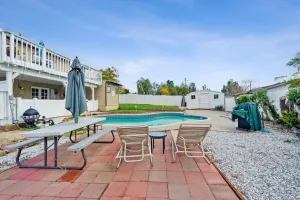 Image of Paradise On Earth 3 Bedroom Residence by RedAwning