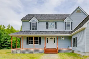 Image of Dog-friendly country home w\/ jetted tub, backyard & grill