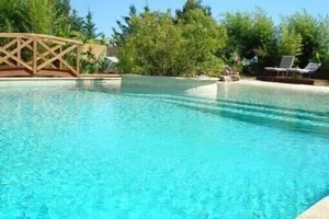 Image of THE WALL. For vacations in superb surroundings, ideal for up to 6 people.