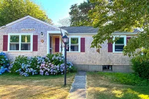 Image of Updated, beautifully decorated 3 bedroom home with fantastic private backyard