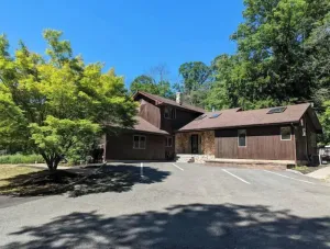 Image of Secluded 6br Home 1min from Lake's State Park