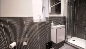 Image of Solent Heights Modern Luxury with Hot Tub & Garden Sleeps 8