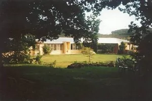 Image of Stone Hedge - large country house, near  Oberon