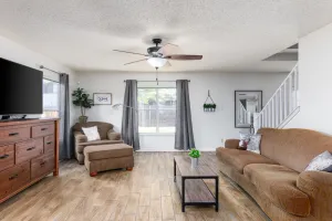 Image of Comfortable CLEAN living! Pilot PIT Perfect!