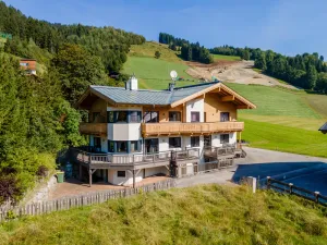 Image of Spacious apartment at the slopes with balcony