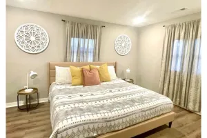 Image of Stylish, modern, REMODELED : Central Location