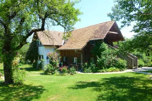Image of An earthly paradise in the land of longing with a large garden - for families