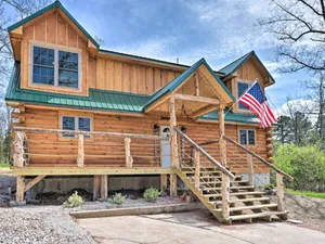Image of Newly built LOG Cabin-Float, Golf, Hike, Hunt, Fish, visit a winery...Relax!
