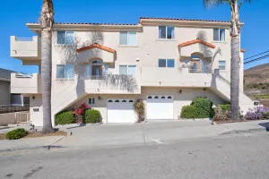 Image of Large Sunny Pismo Beach Condo Down the Street From the Beach!