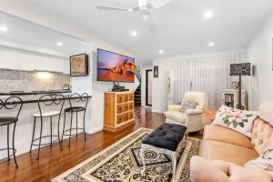 Image of Delightful 2-Bed Townhouse Close to the Beach