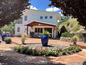 Image of 4 bed, 2 bath luxury vacation home for up to 8 guests