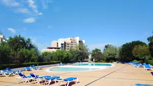 Image of Lisbon Relax Pool Apartment - Free Parking Garage