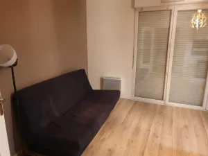 Image of Studio proche rer e