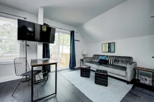 Image of This guest suite is a 0 bedroom(s), 1 bathrooms, located in Indianapolis, IN.
