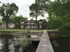 Image of Fully Furnished Upstairs, Equipped Kitchen, Private Pier, Generac Generator