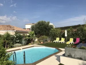 Image of Coquette Maison Avec Piscine à 20 min de la mer