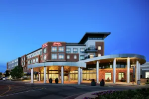 Image of Hampton Inn & Suites Mt. Prospect
