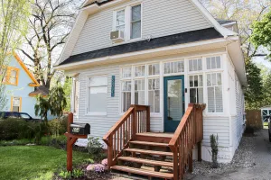 Image of Spacious House Down town - 5 minutes from festivals