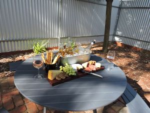 Image of Tastefully restored 1923 mudbrick cottage located Horsham (Haven)