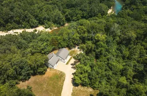 Image of Spacious hunting lodge hideaway with stunning views and Private River Access
