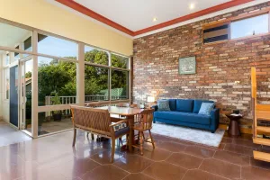 Image of Spacious 3-Bed Mid Century Home Near CBD