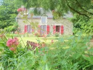 Image of Country house near Vannes, very QUIET site with flowers and trees