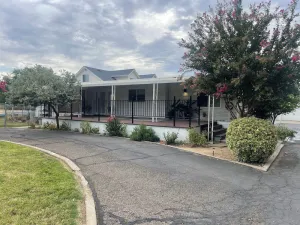 Image of Quiet bungalow! 5min from I-5, hwy 36 & hwy 99  — 4min to Red Bluff Fairgrounds