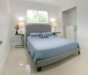 Image of New Miami Townhouse On Lake SU For Families 3Bd, 1Bth, 5 Per
