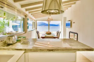 Image of Villa La Désirade - LES PIEDS DANS L'EAU - PLAGE LA BOUILLABAISSE - ST TROPEZ - 14 PERSONNES