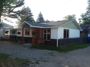 Image of Conveniently Located close to downtown.  No stairs to climb.