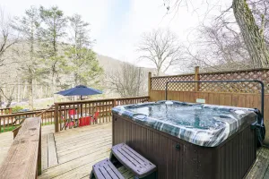 Image of Beautiful 3bdrm Cabin°Hot Tub°Balcony°Parking°