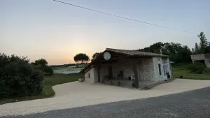 Image of Gîte au Calme Sans Vis-à-vis Avec Grande Piscine Privative