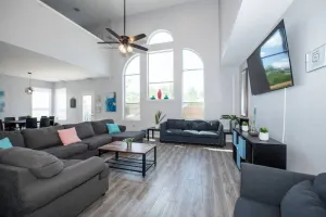 Image of Stylish 7-BR w Pool & Spa 20 Mins Downtown