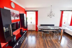 Image of schöne, vollausgestattete 120m2 Wohnung mit drei Zimmern am Land